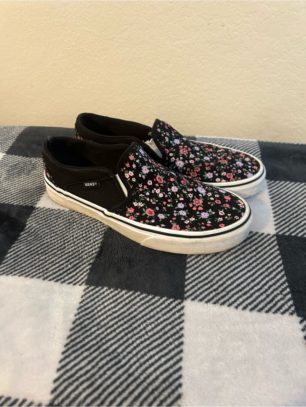 Vans Asher Ditzy floral Slip on Size 8